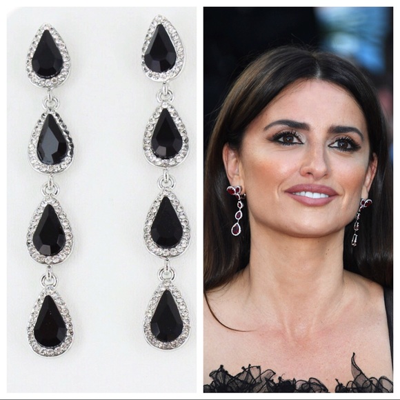 Black & silver dangling teardrop earrings - Picture 6 of 7